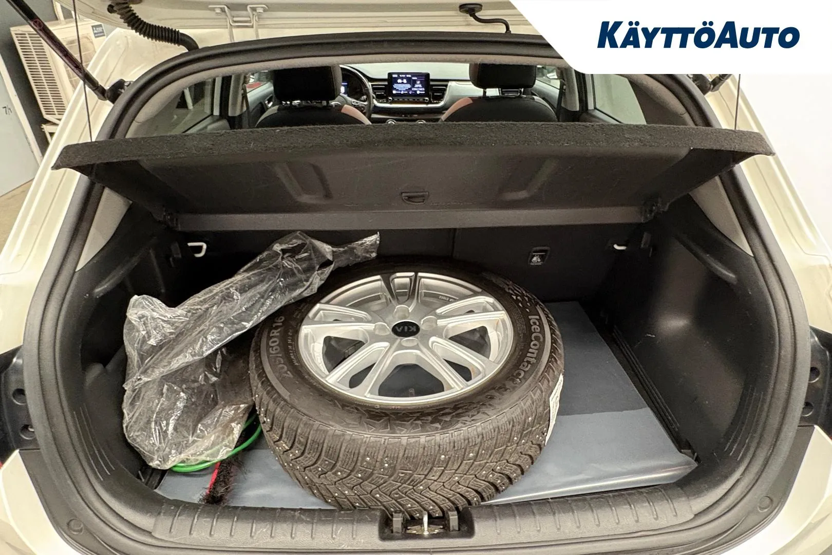 KIA Stonic KTZ-461 carousel image