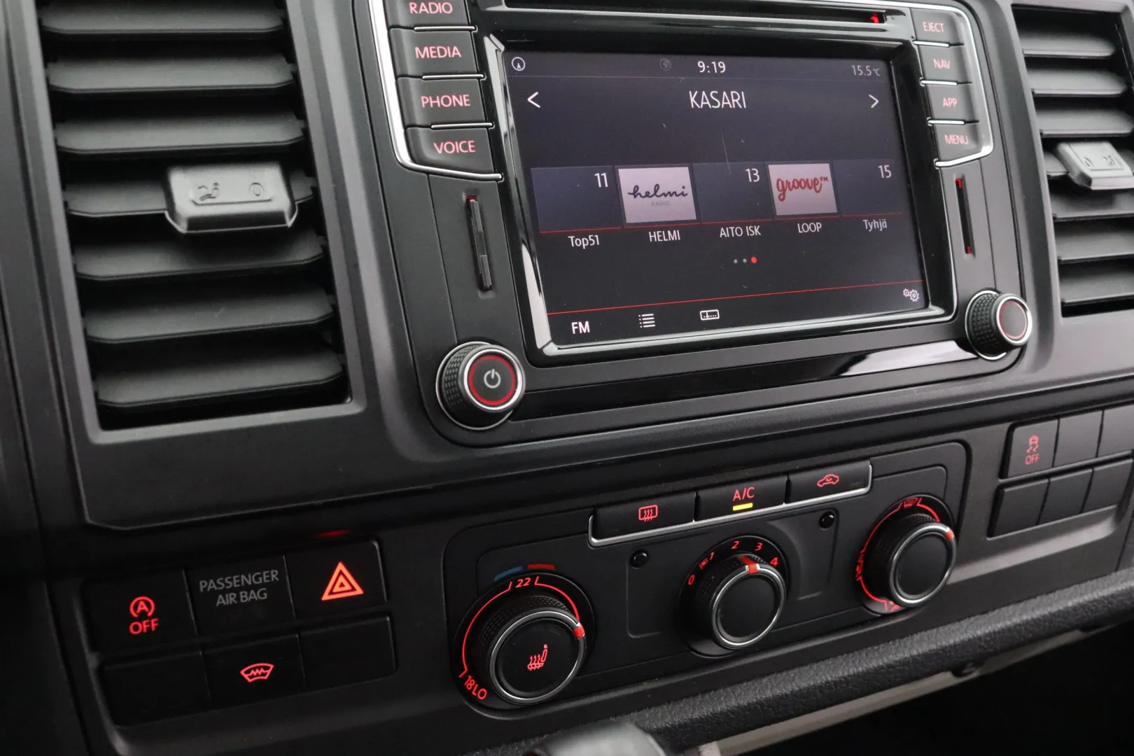 VOLKSWAGEN Transporter KTK-249 carousel image