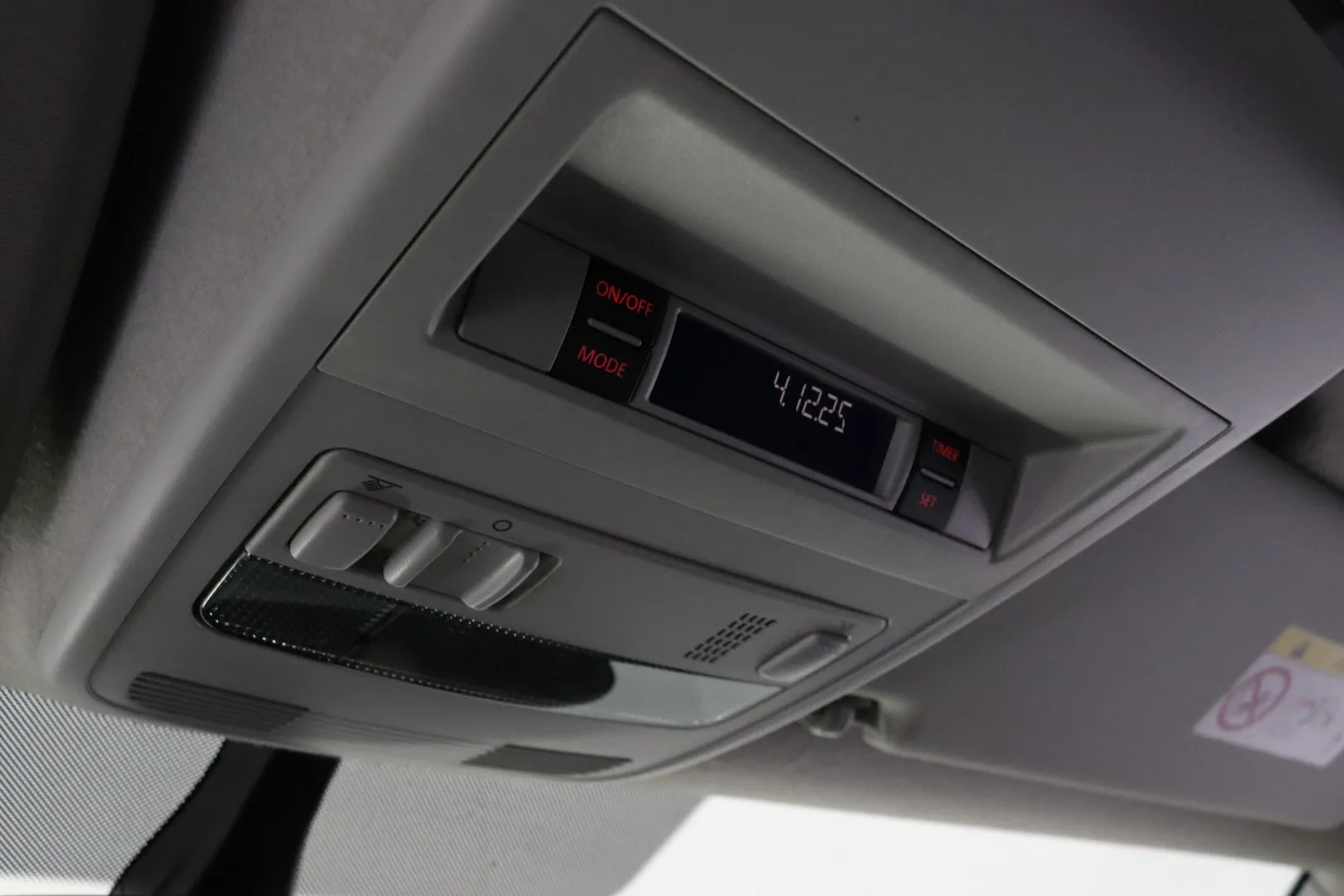 VOLKSWAGEN Transporter KTK-249 carousel image