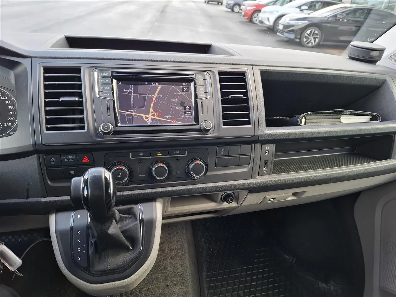 VOLKSWAGEN Transporter KTK-249 carousel image