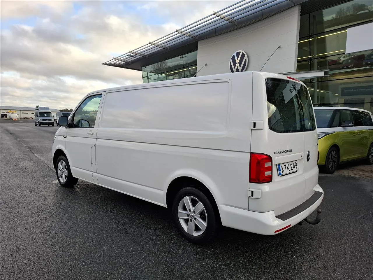VOLKSWAGEN Transporter KTK-249 carousel image