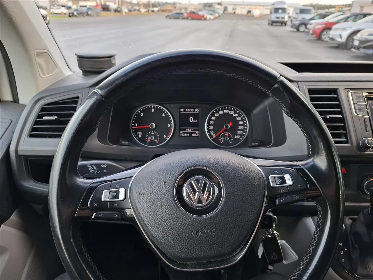 VOLKSWAGEN Transporter KTK-249 carousel image