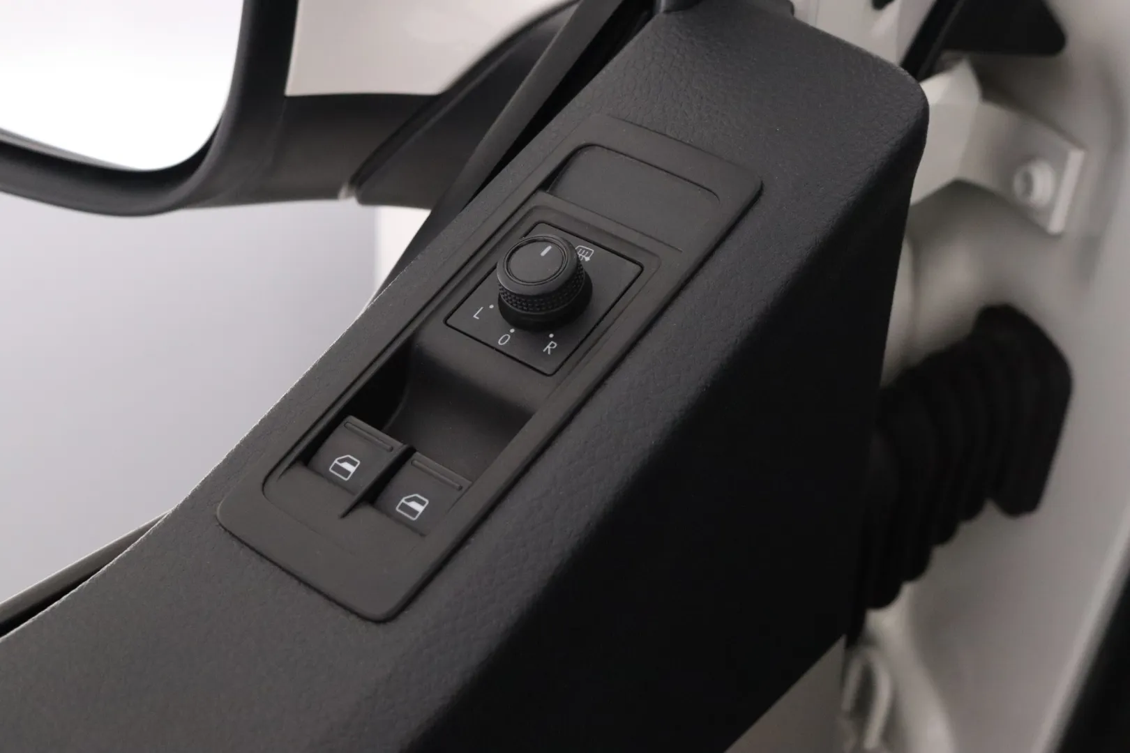 VOLKSWAGEN Transporter KTK-249 carousel image