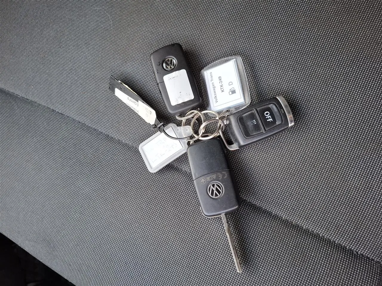 VOLKSWAGEN Transporter KTK-249 carousel image