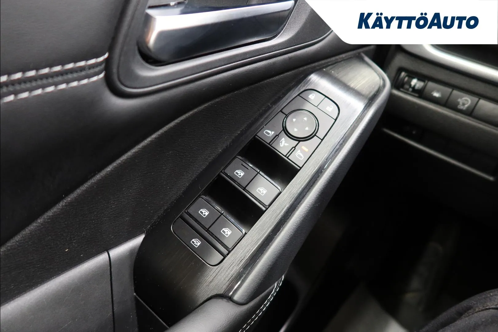 Nissan Qashqai RVV-568 carousel image