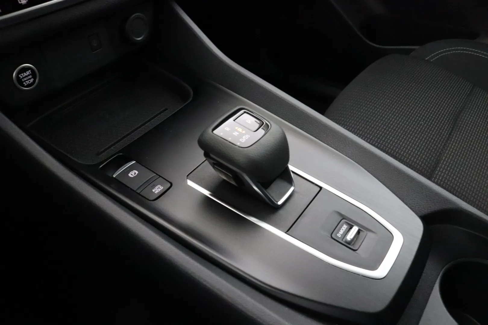 NISSAN Qashqai RVZ-446 carousel image