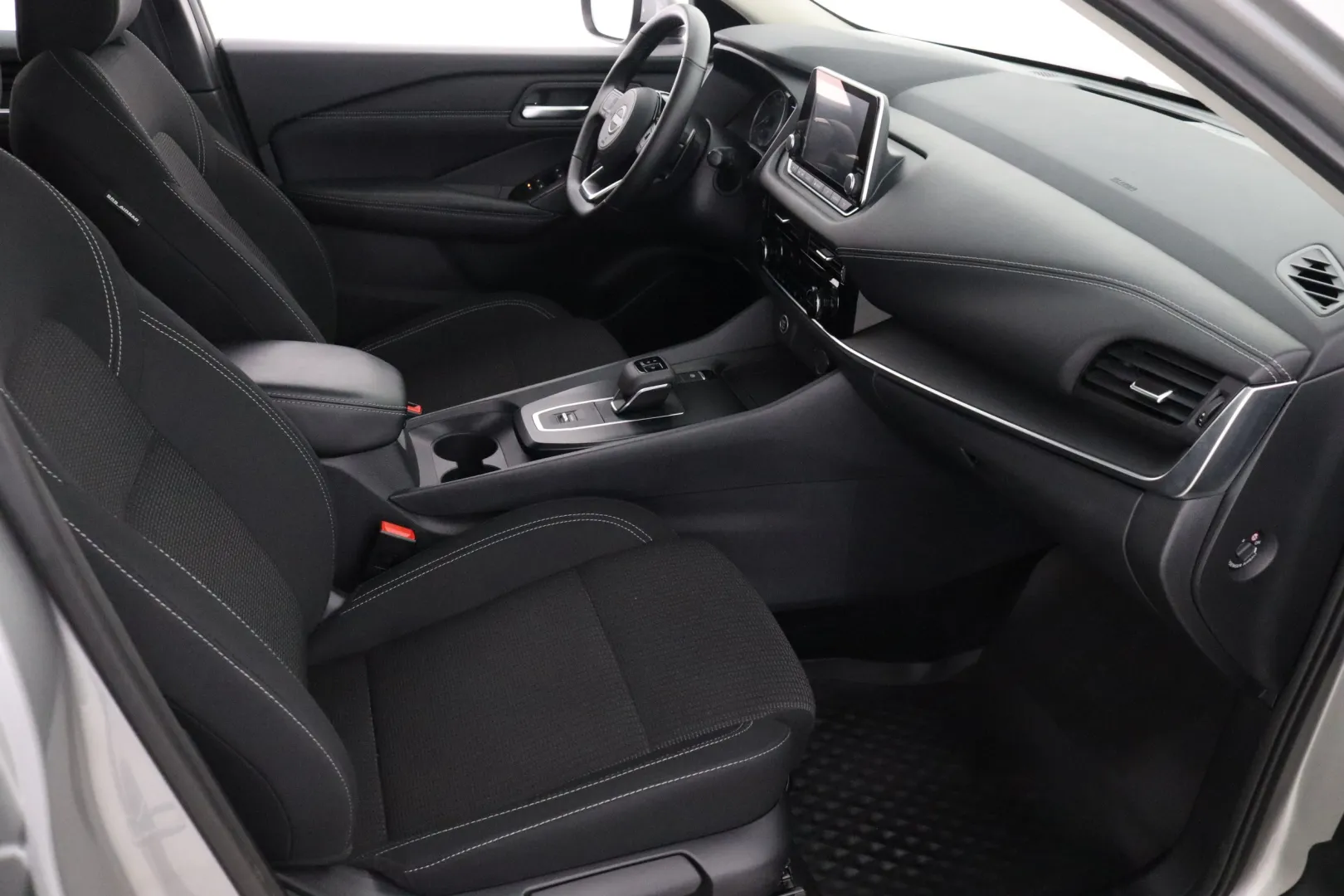 NISSAN Qashqai RVZ-446 carousel image