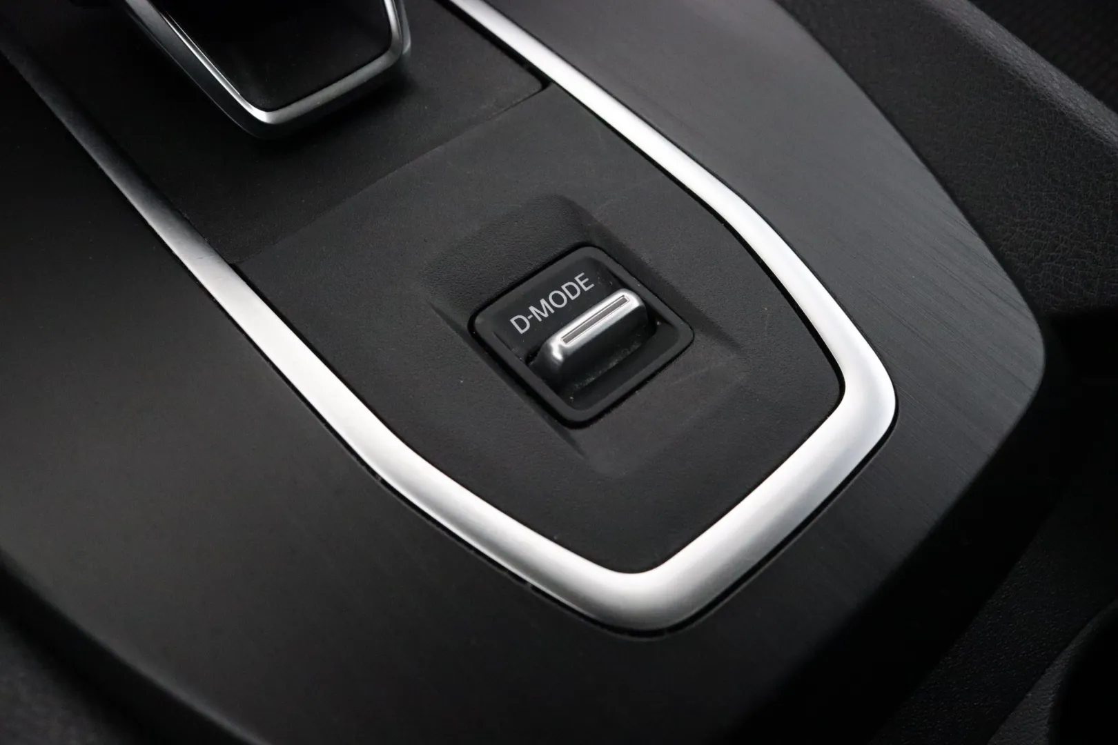 NISSAN Qashqai RVZ-446 carousel image