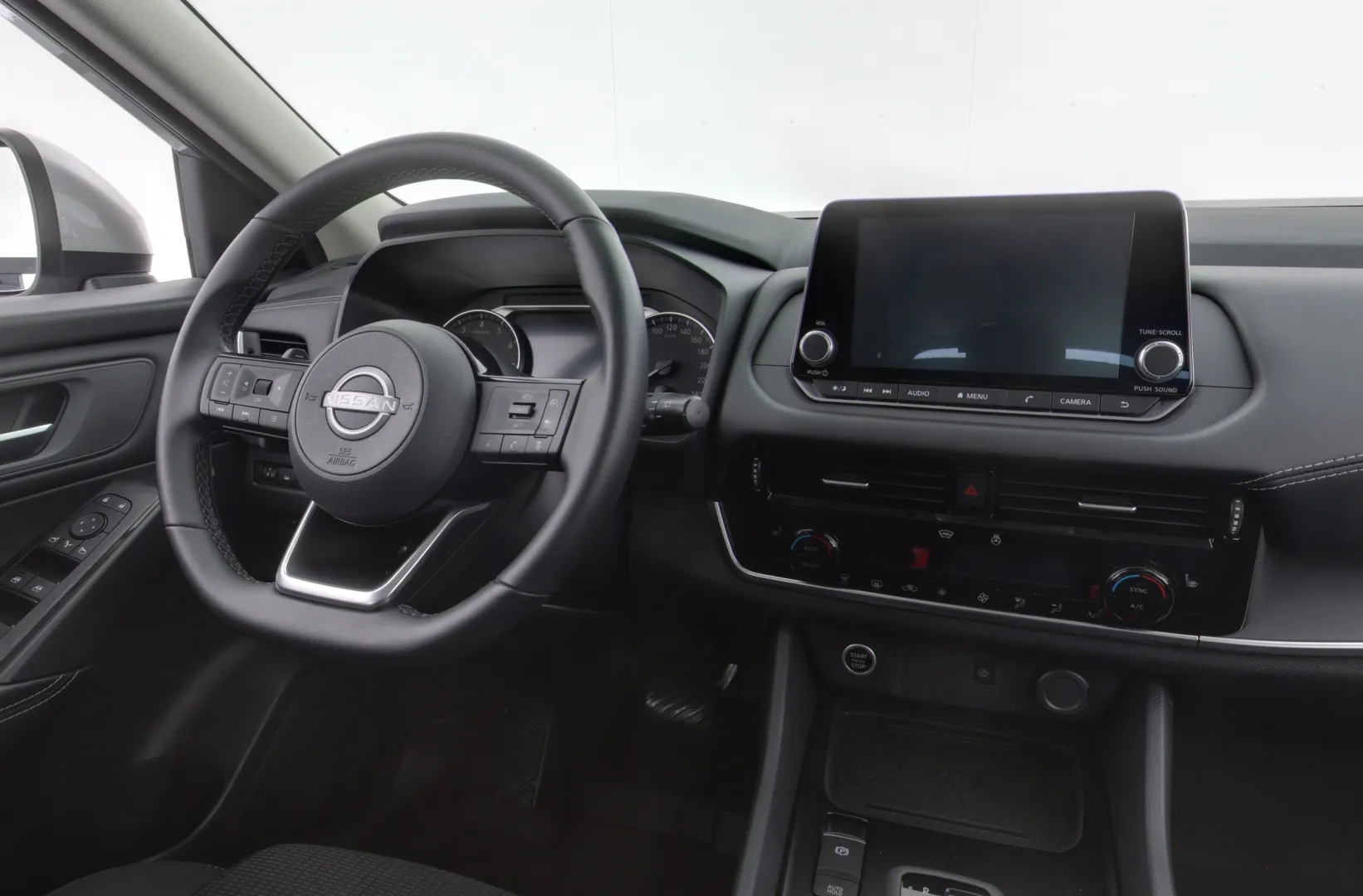 NISSAN Qashqai RVZ-446 carousel image