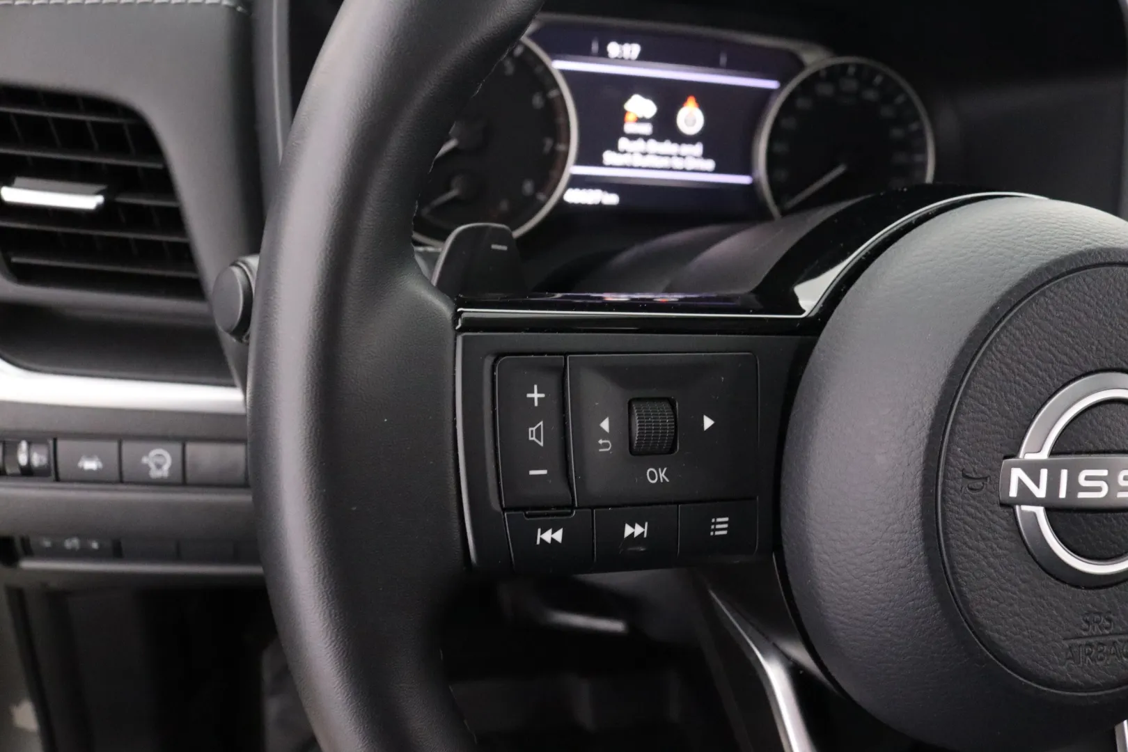 NISSAN Qashqai RVZ-446 carousel image