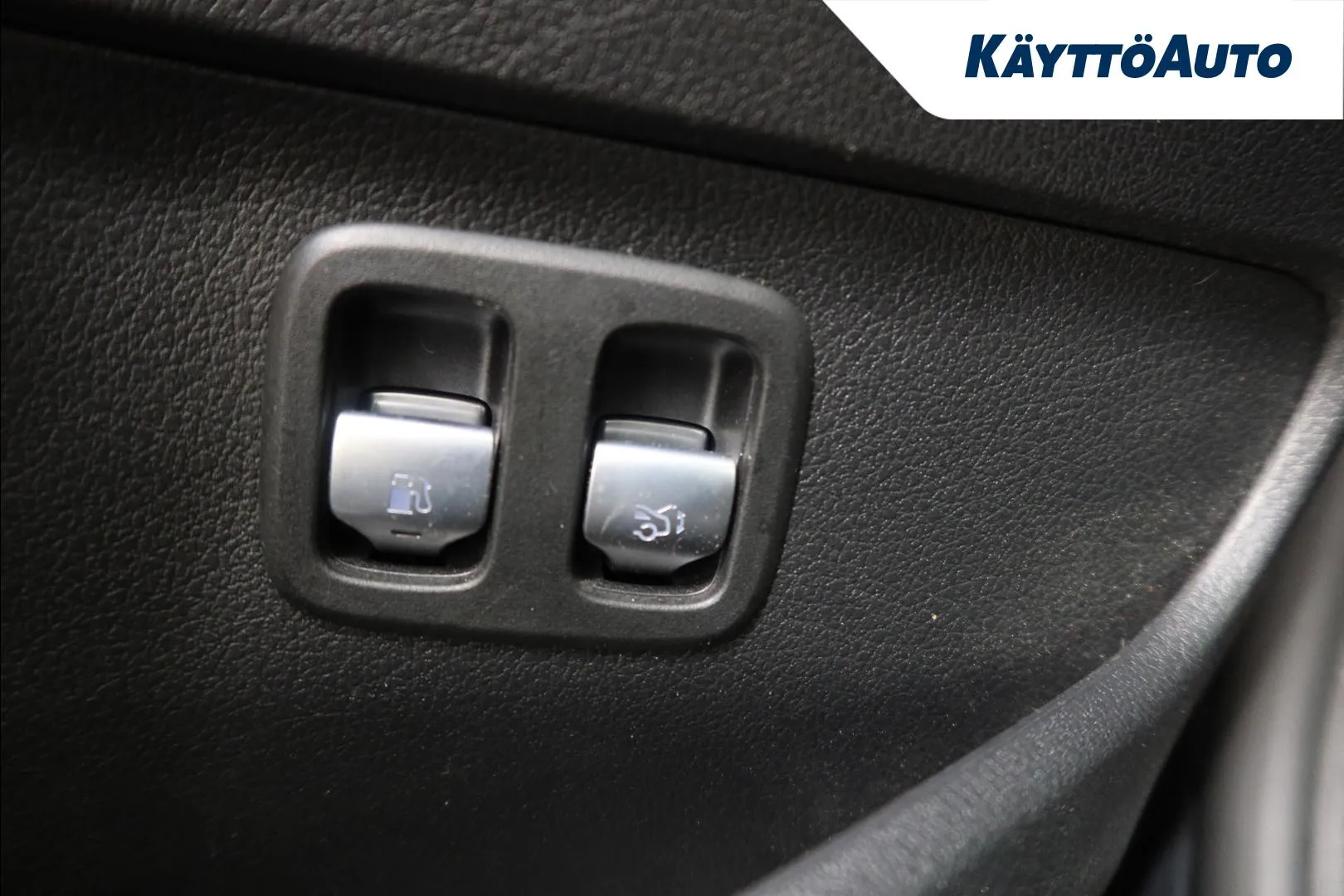 Mercedes-Benz C MOT-234 carousel image