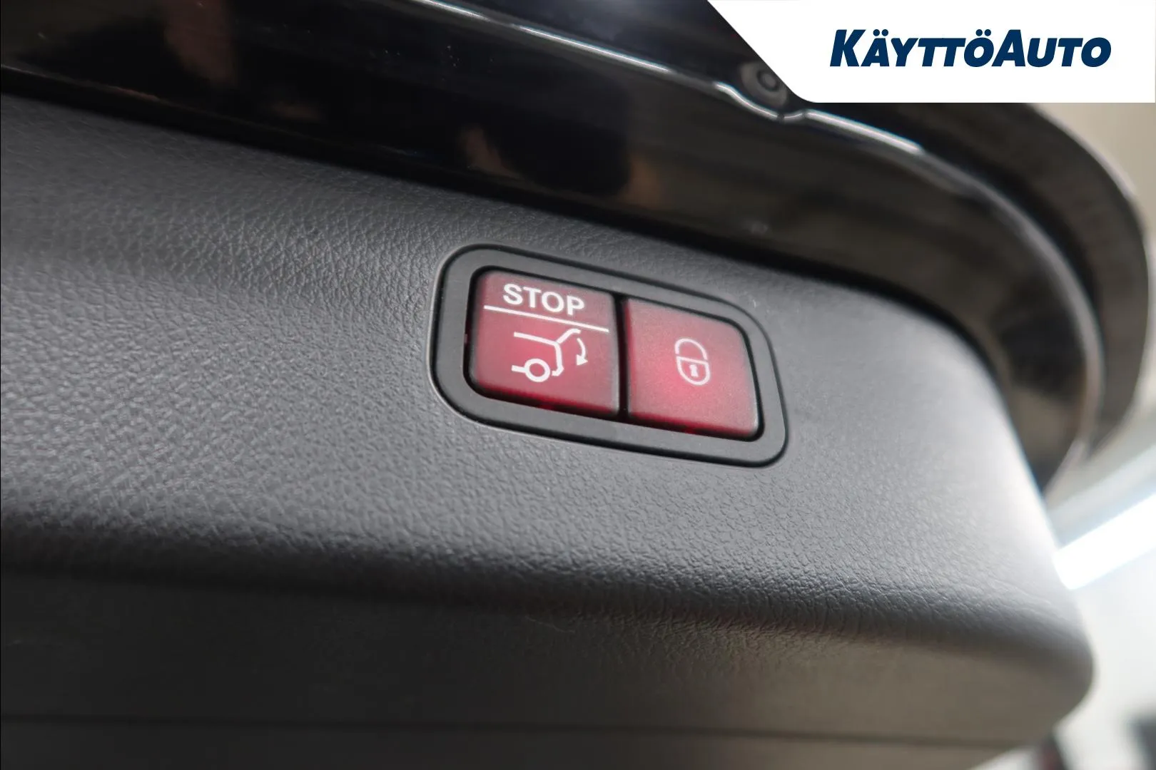 Mercedes-Benz C MOT-234 carousel image