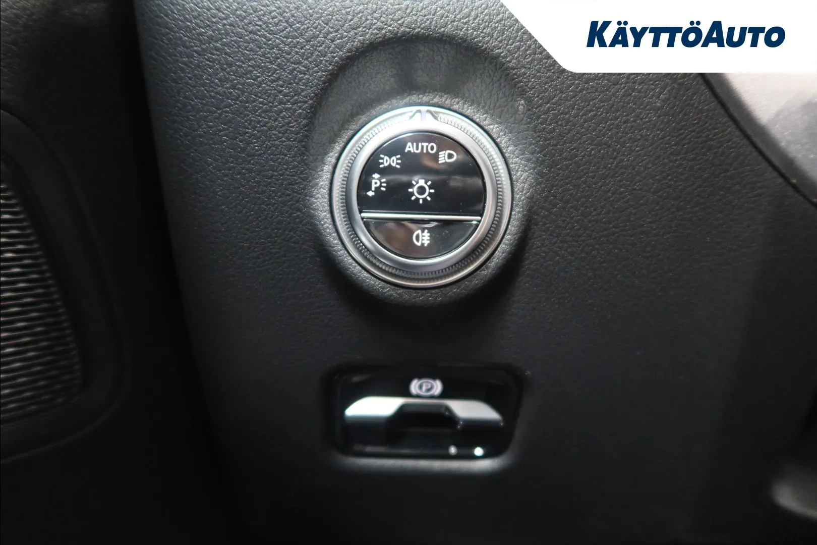 Mercedes-Benz C MOT-234 carousel image