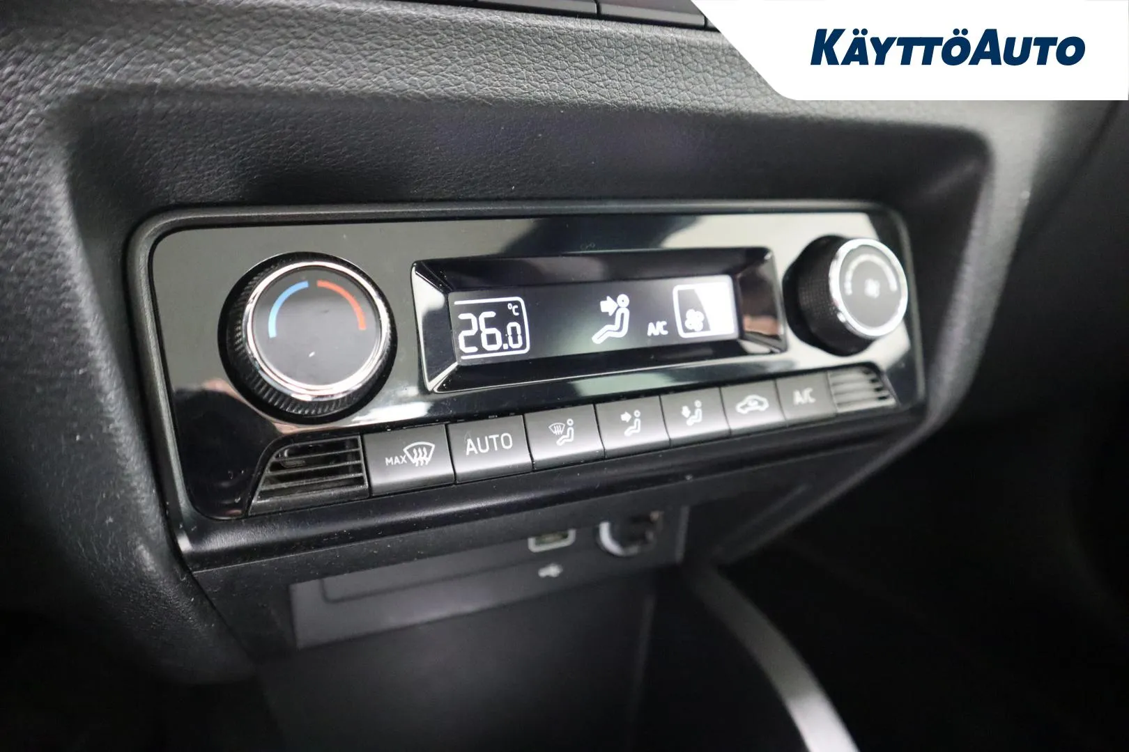 Skoda Fabia ERK-412 carousel image