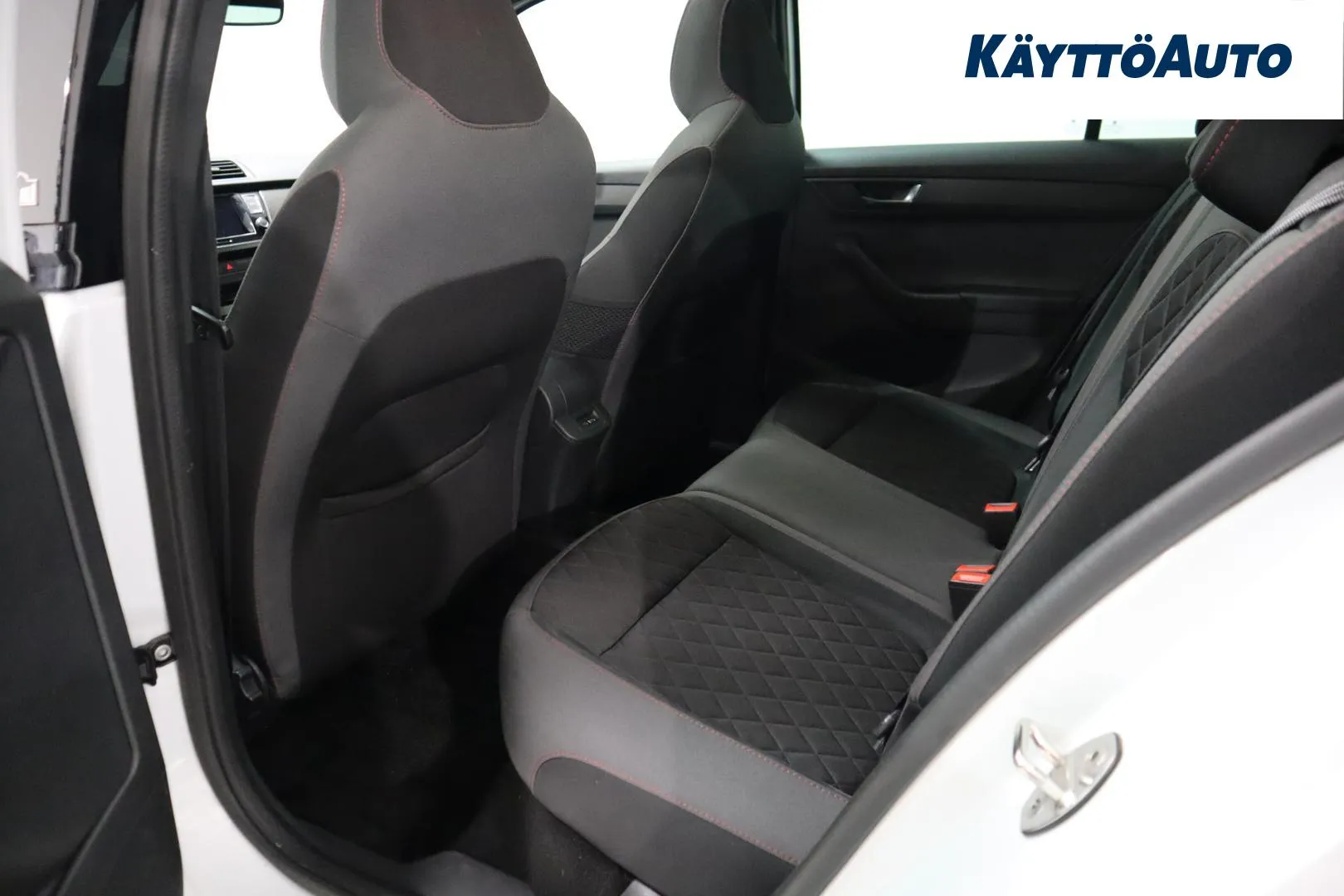 Skoda Fabia ERK-412 carousel image