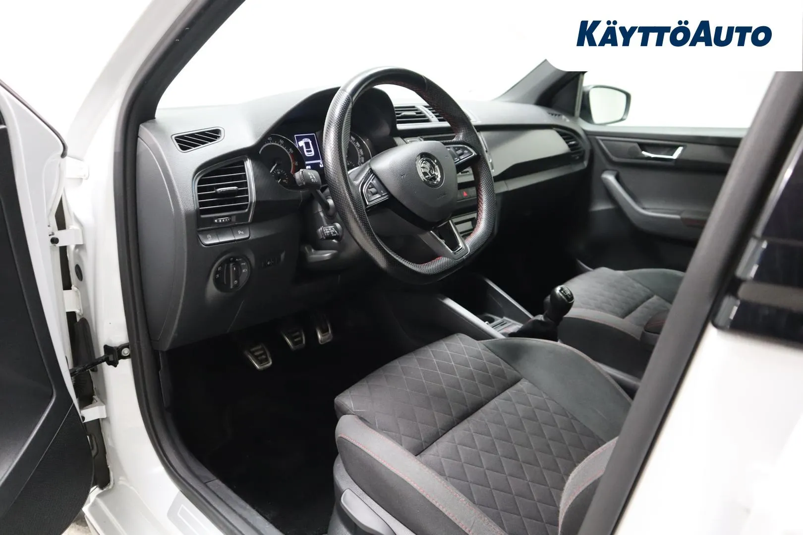 Skoda Fabia ERK-412 carousel image