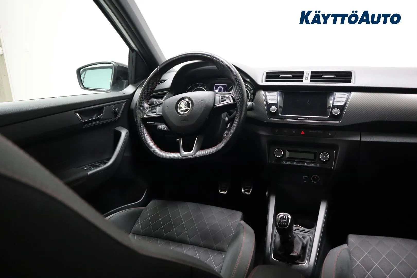 Skoda Fabia ERK-412 carousel image