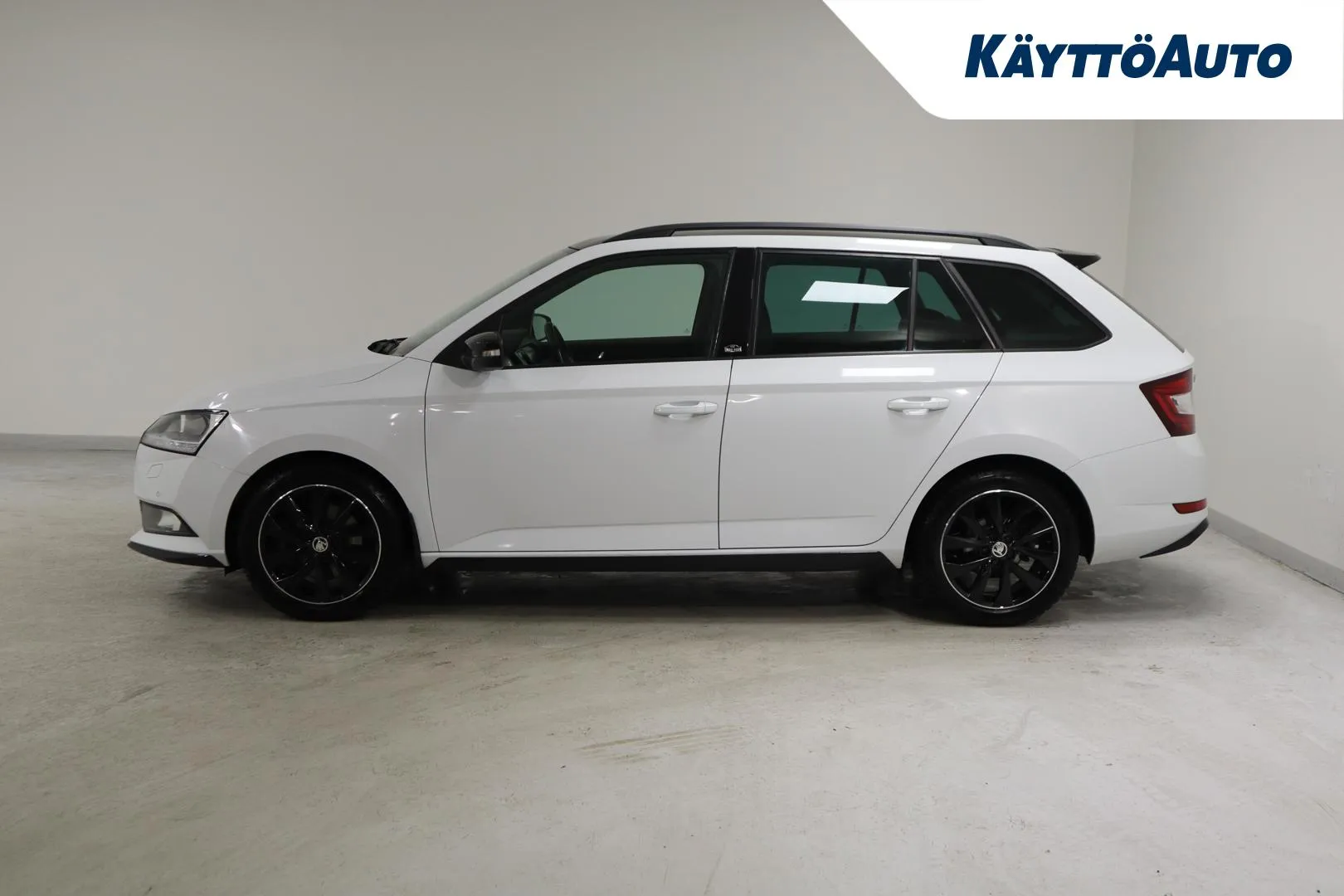 Skoda Fabia ERK-412 carousel image