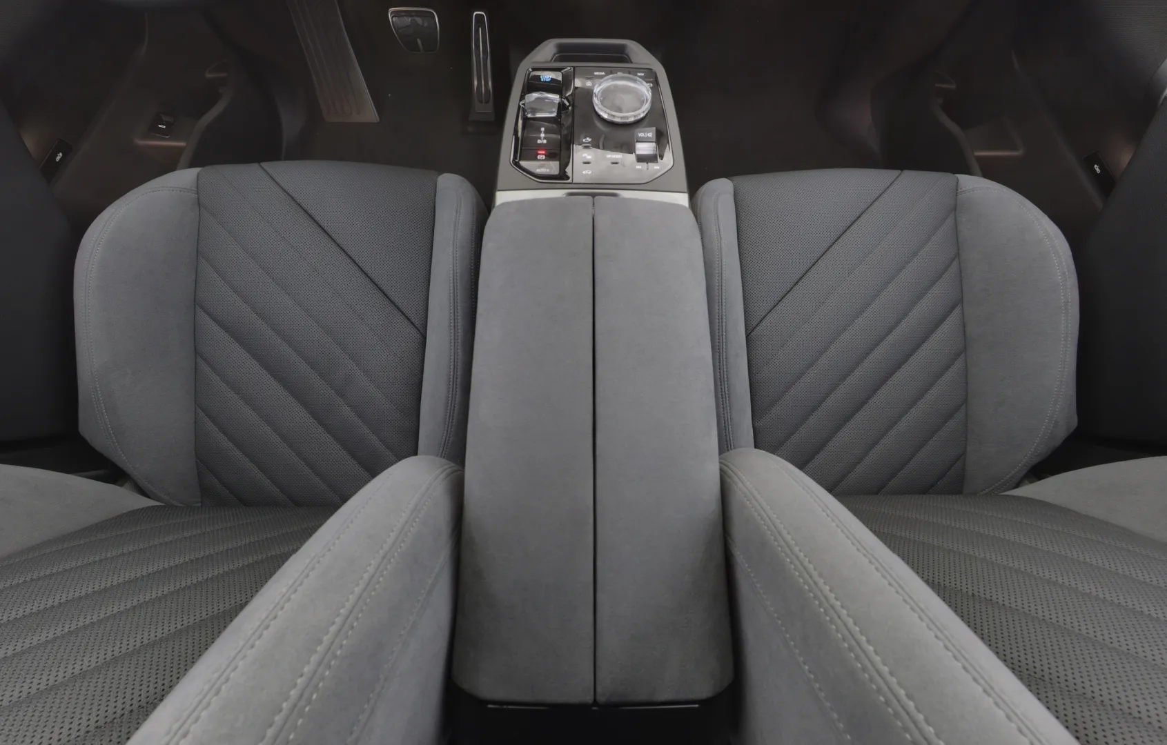 BMW iX KXO-395 carousel image