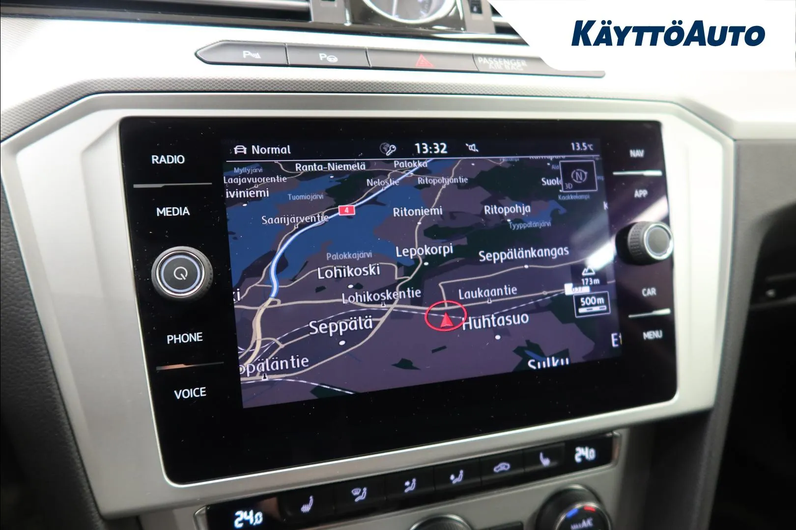 VOLKSWAGEN Passat MNT-551 carousel image