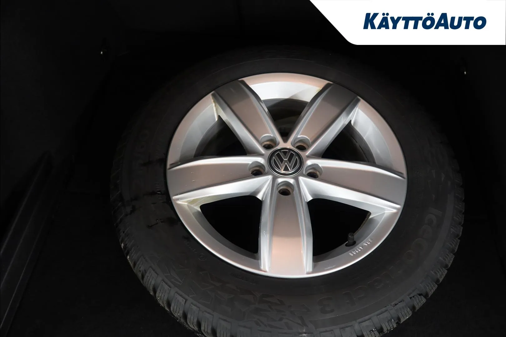 VOLKSWAGEN Passat MNT-551 carousel image