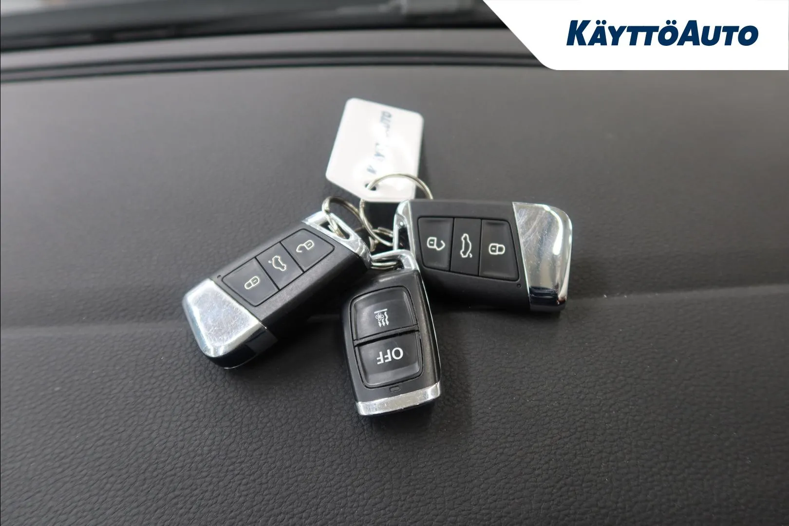 VOLKSWAGEN Passat MNT-551 carousel image