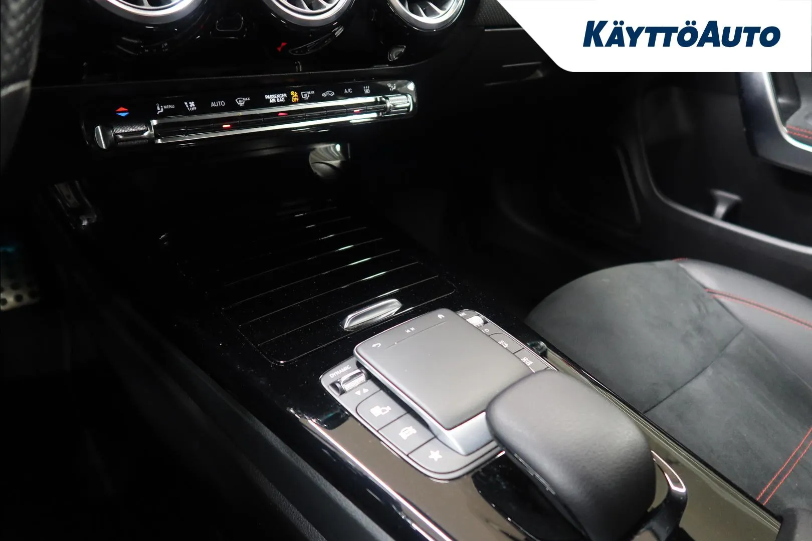 Mercedes-Benz CLA LVP-376 carousel image