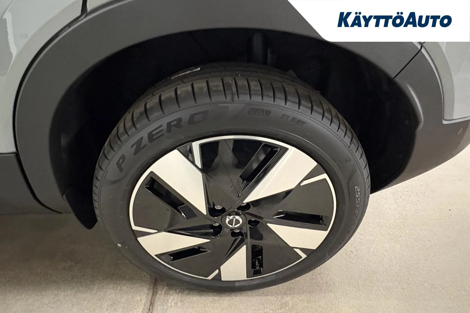 Volvo EX40 KXL-408 carousel image