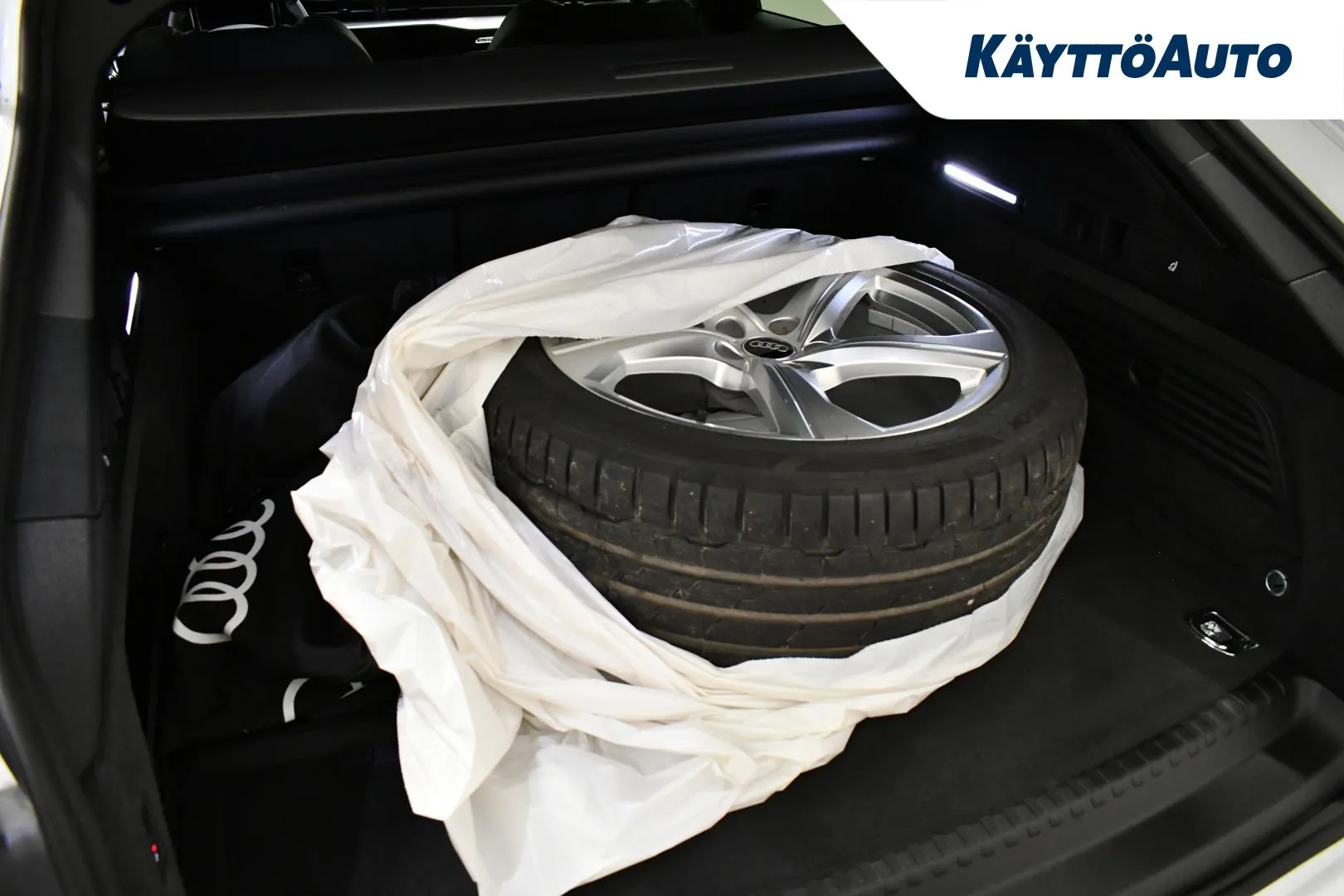 AUDI A6 LSC-217 carousel image