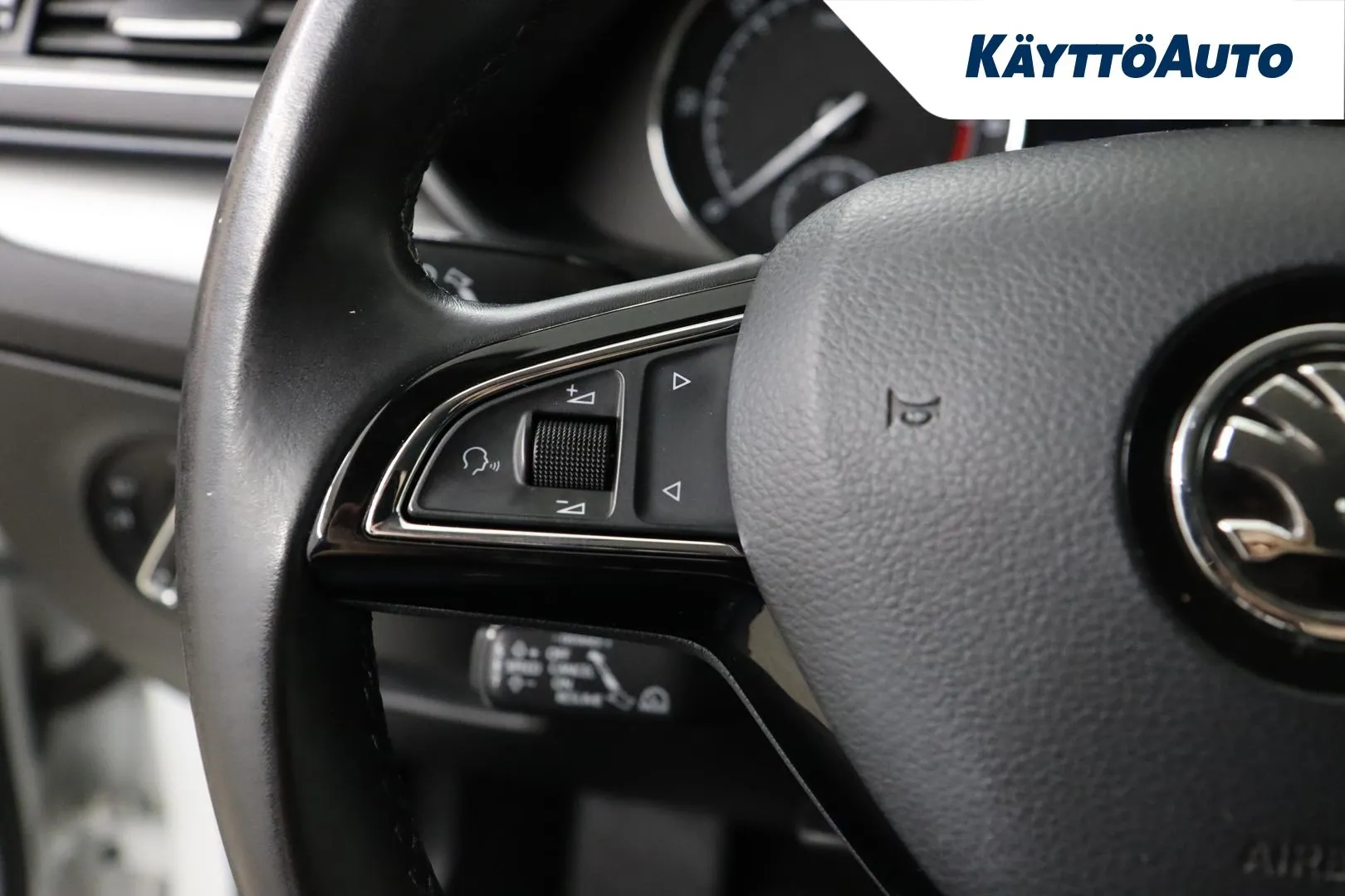 SKODA Superb NKZ-338 carousel image