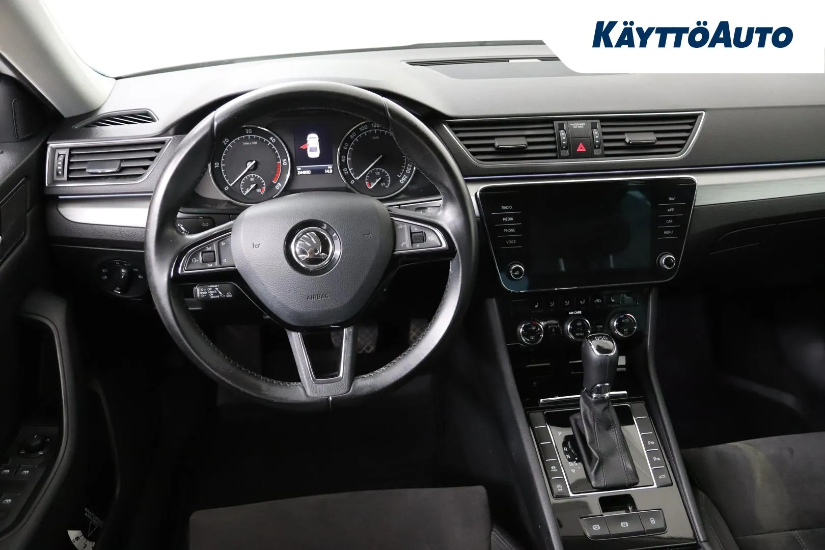 SKODA Superb NKZ-338 carousel image