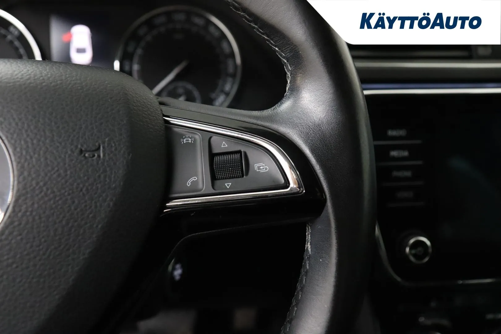 SKODA Superb NKZ-338 carousel image