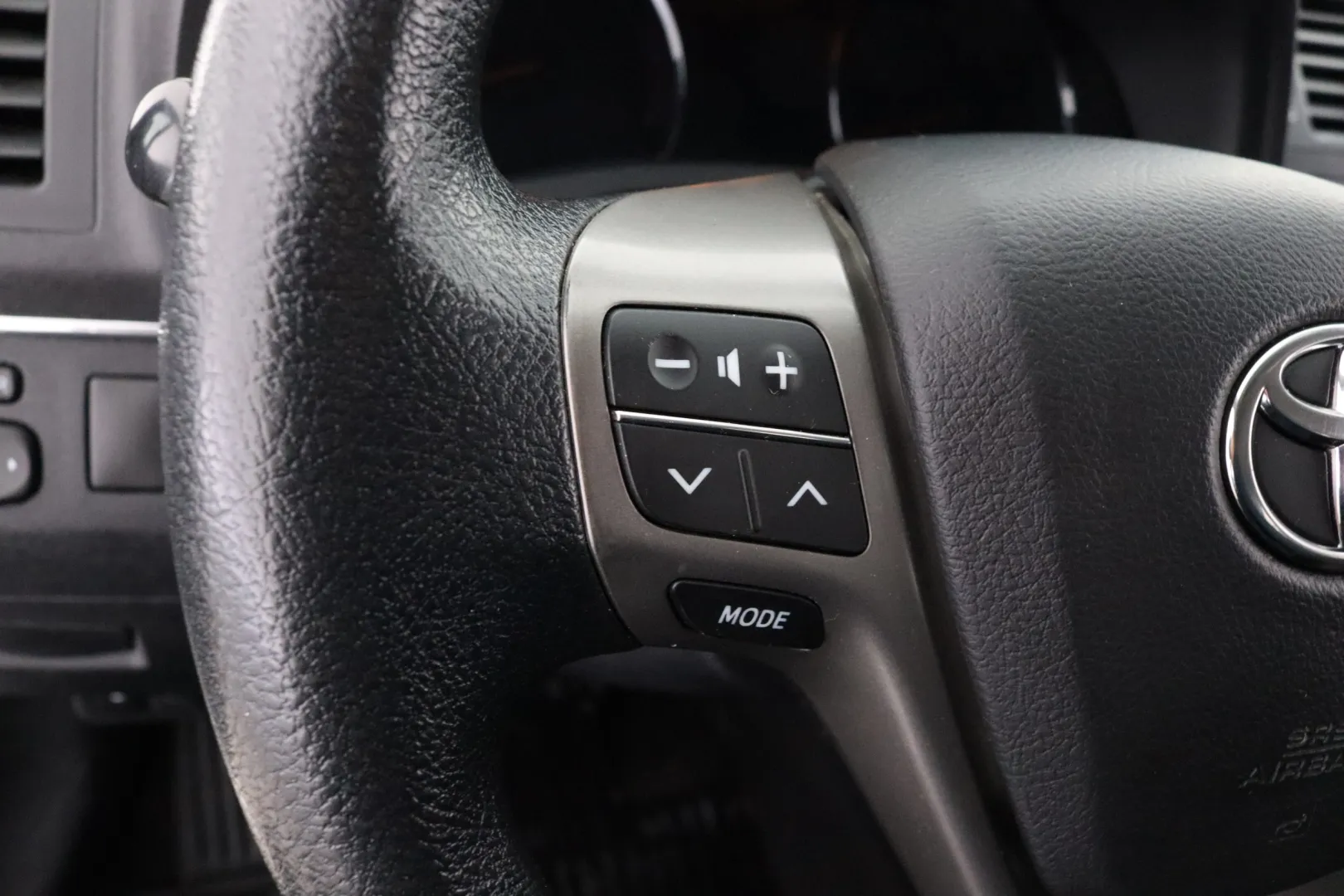 TOYOTA Avensis LLM-297 carousel image