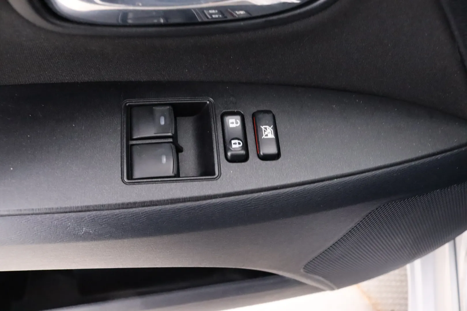 TOYOTA Avensis LLM-297 carousel image