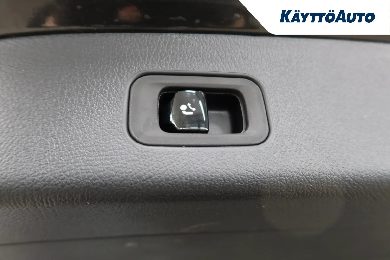 MERCEDES-BENZ GLC XSK-305 carousel image