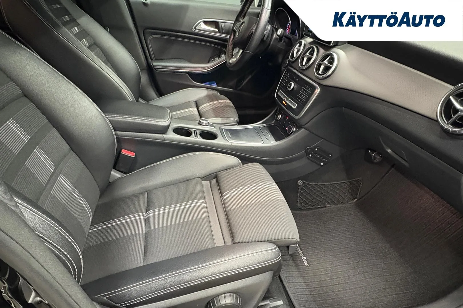 MERCEDES-BENZ CLA FRA-636 carousel image