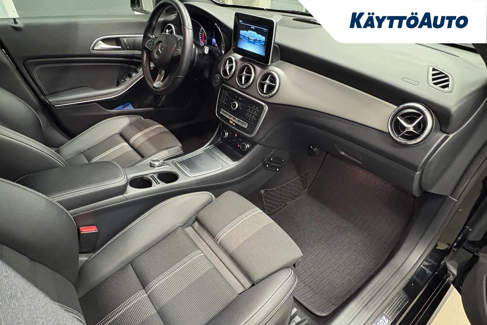 MERCEDES-BENZ CLA FRA-636 carousel image