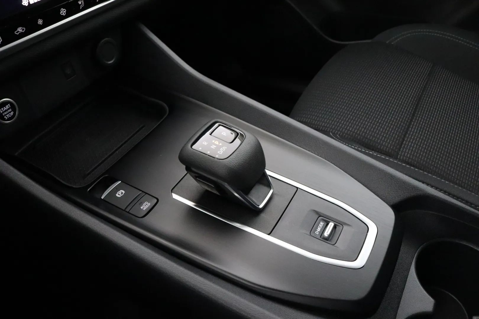 NISSAN Qashqai XSS-529 carousel image