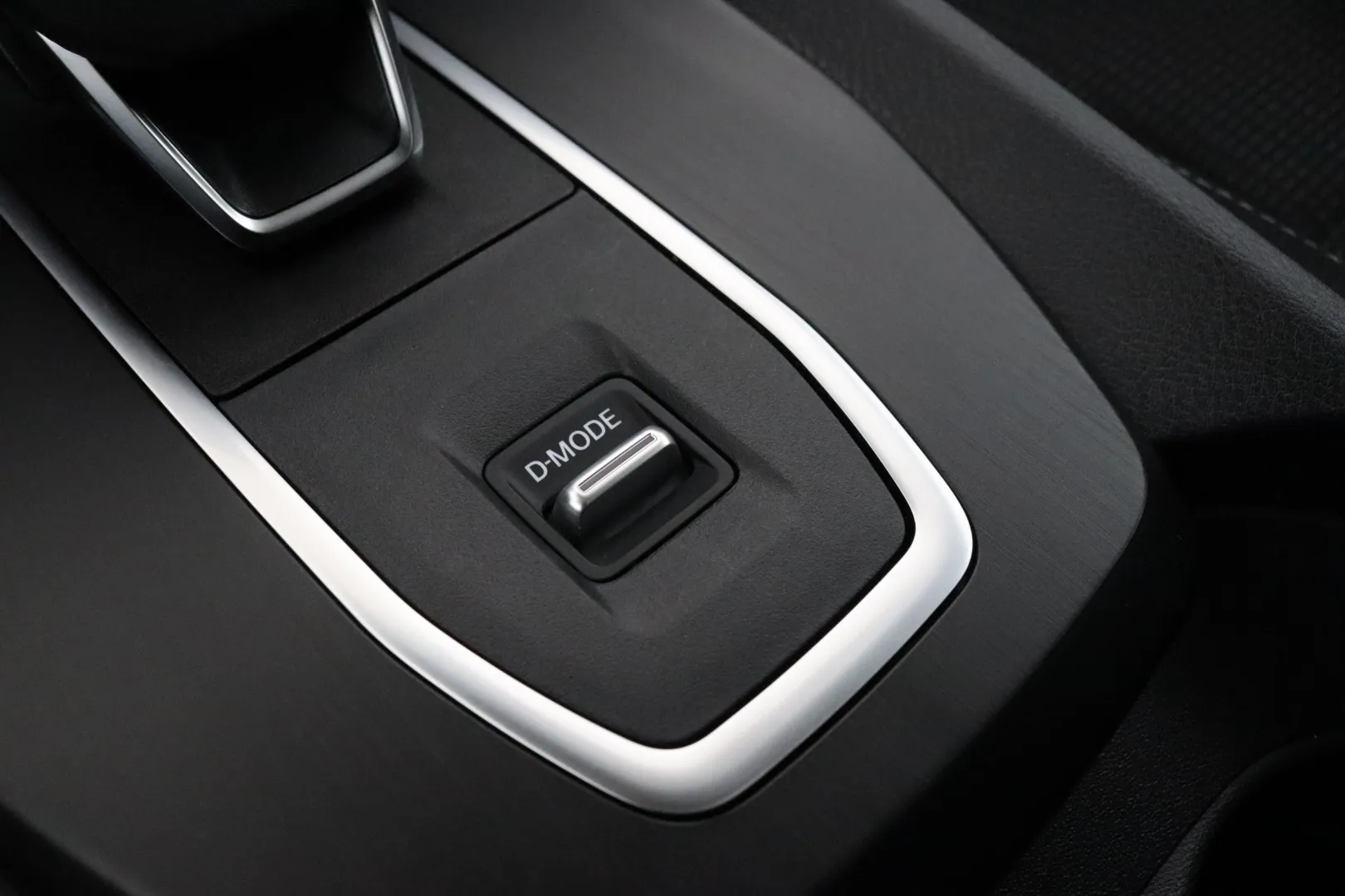 NISSAN Qashqai XSS-529 carousel image