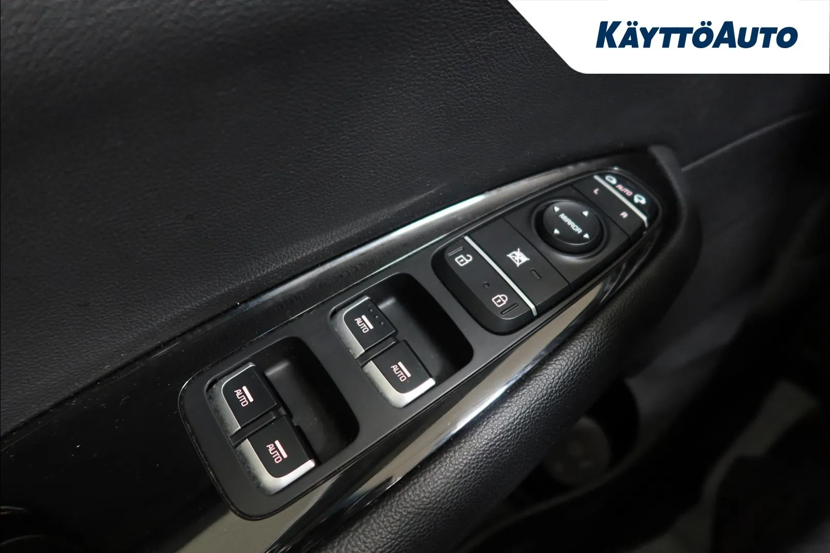 Kia Optima EUN-421 carousel image