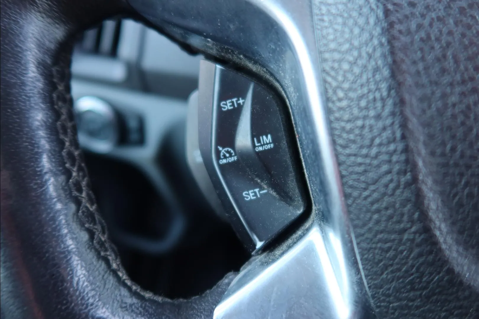 Ford Transit RTL-782 carousel image