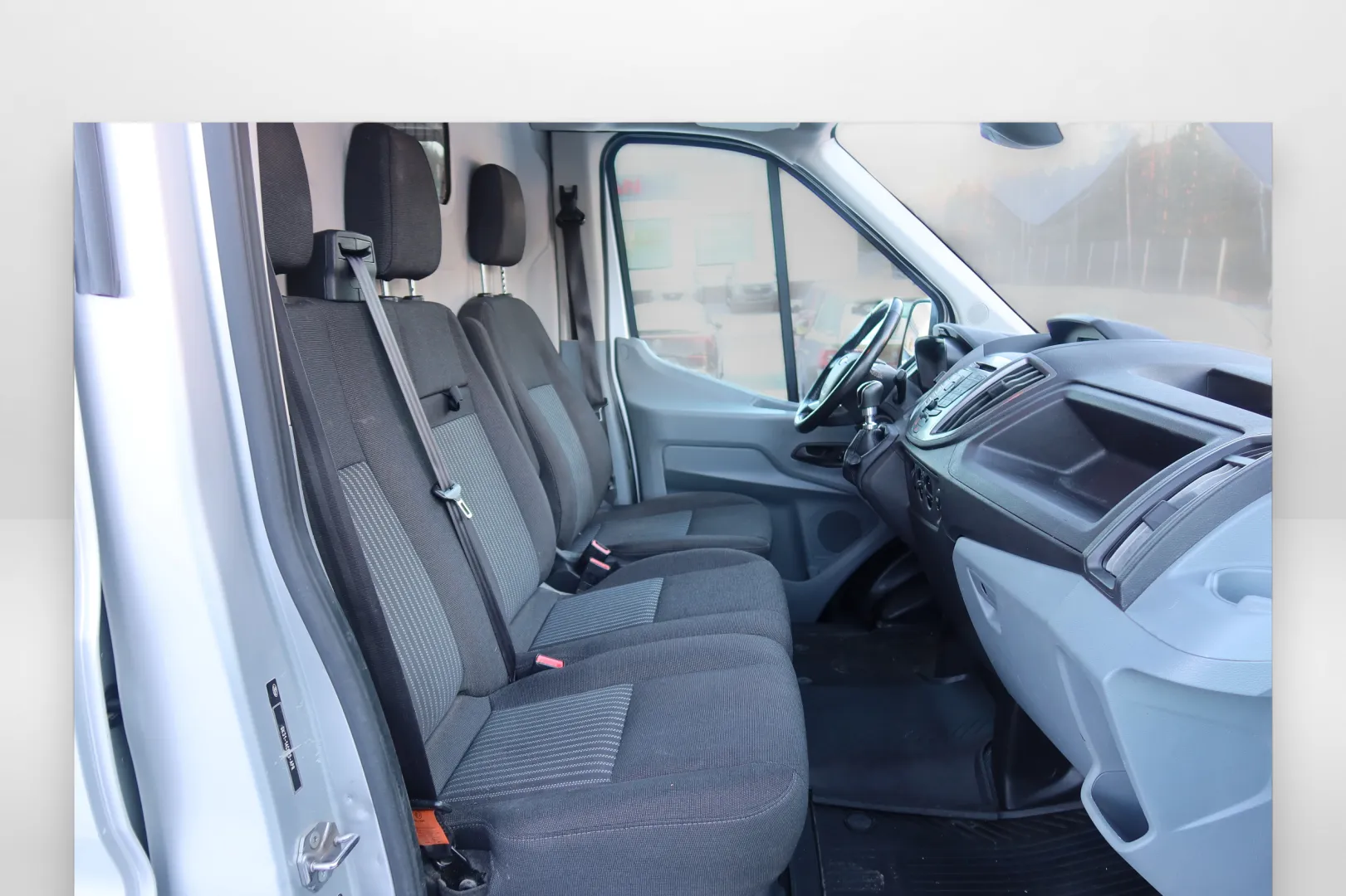 Ford Transit RTL-782 carousel image