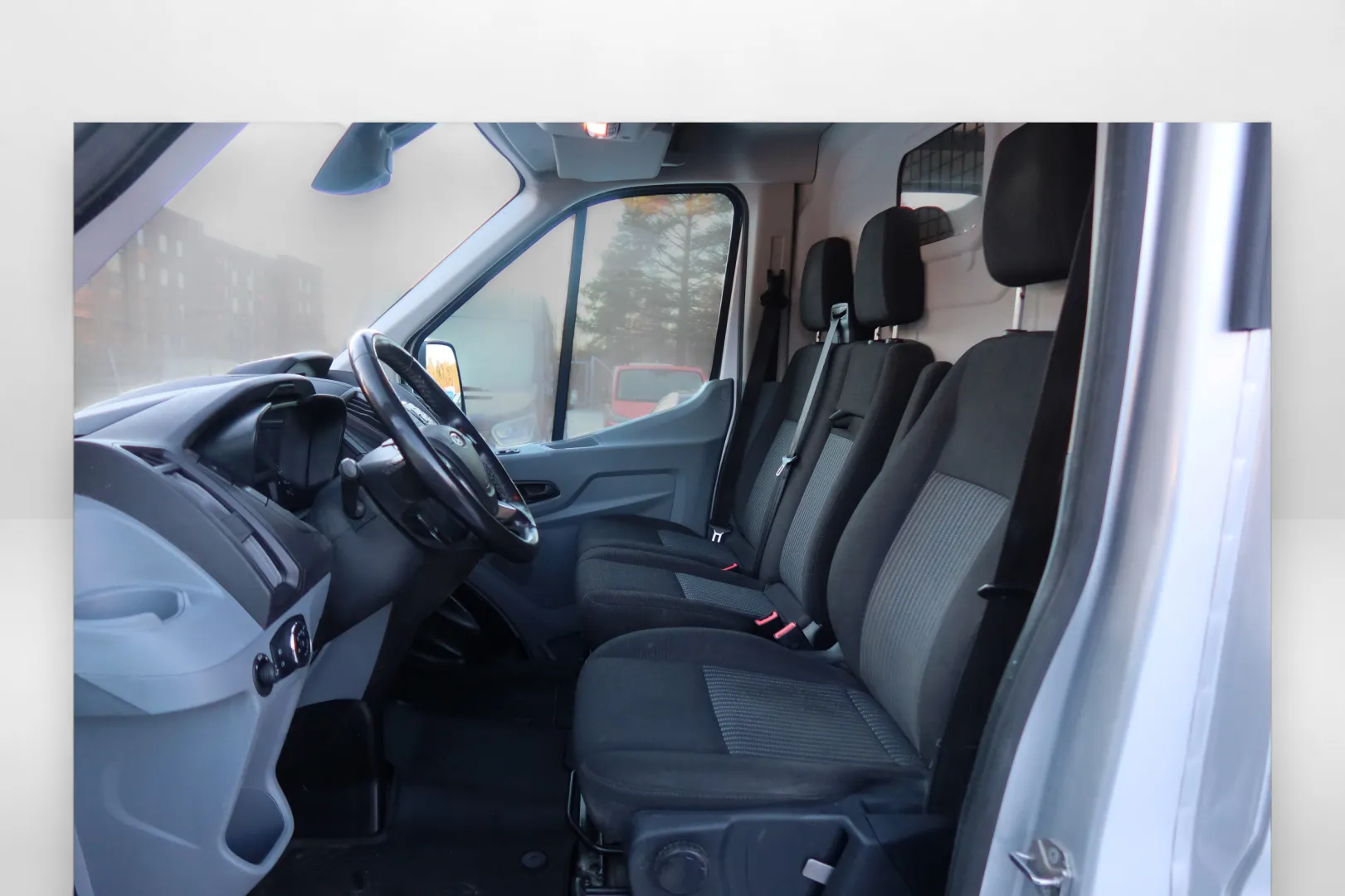 Ford Transit RTL-782 carousel image