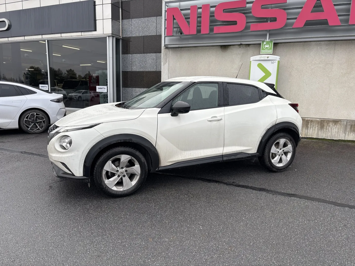 NISSAN Juke OZZ-675 carousel image