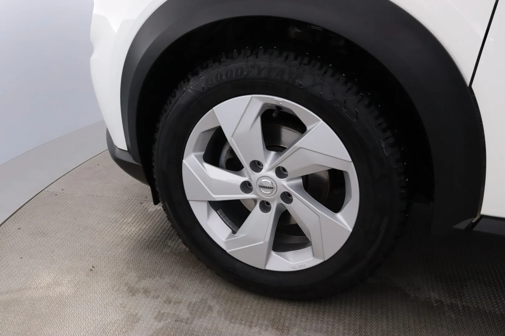 NISSAN Juke OZZ-675 carousel image