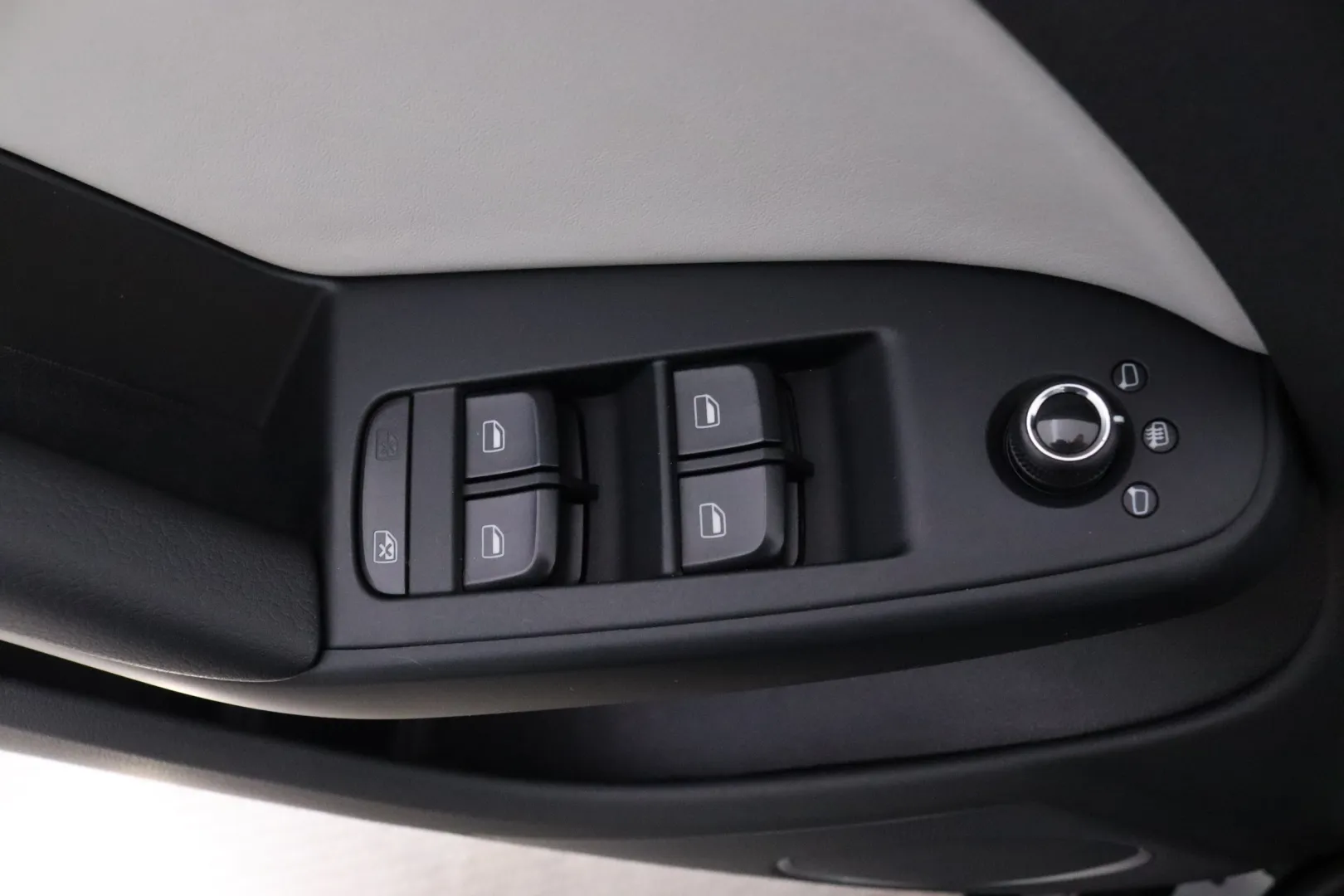 AUDI A5 OOZ-217 carousel image