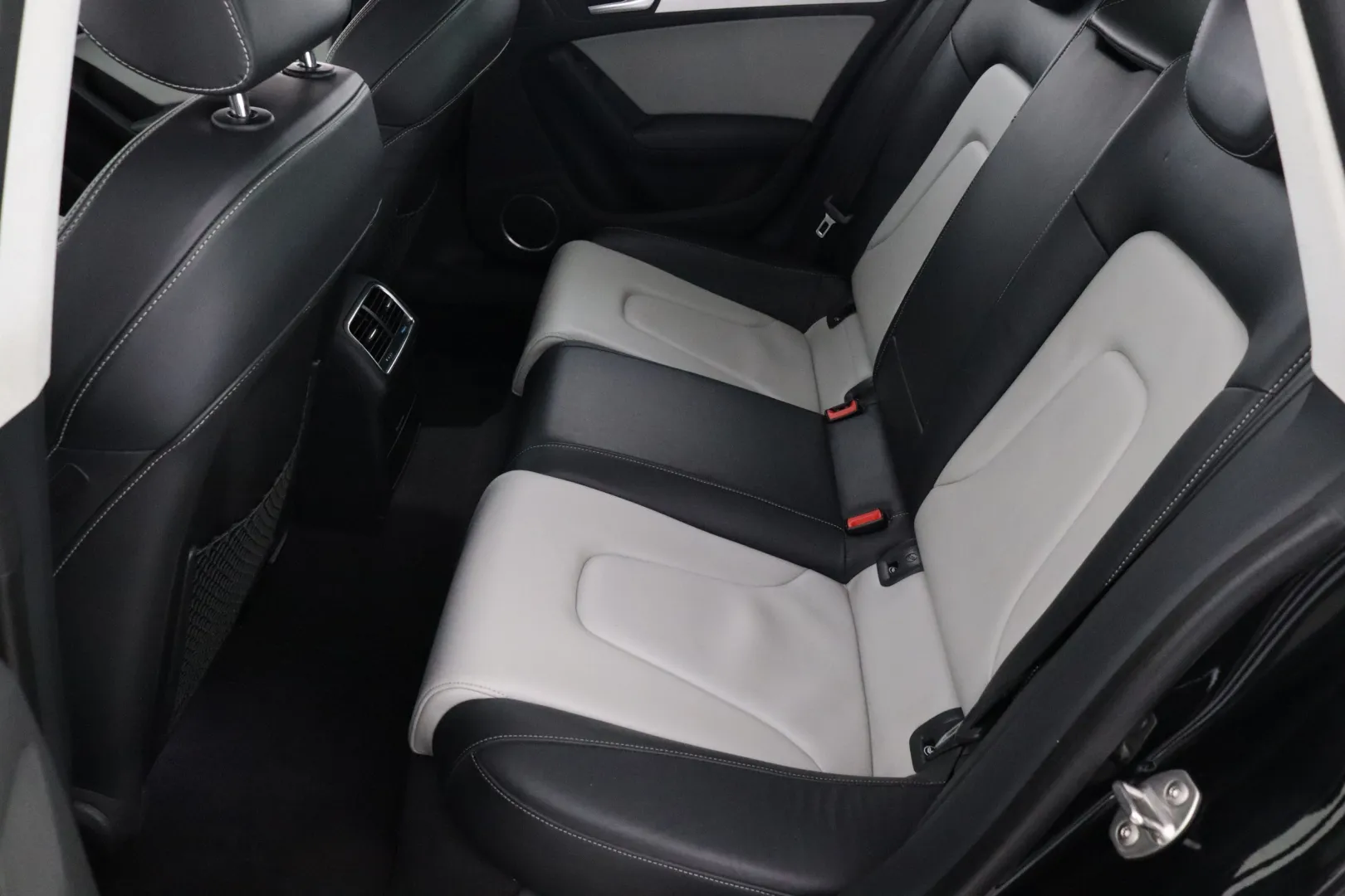 AUDI A5 OOZ-217 carousel image