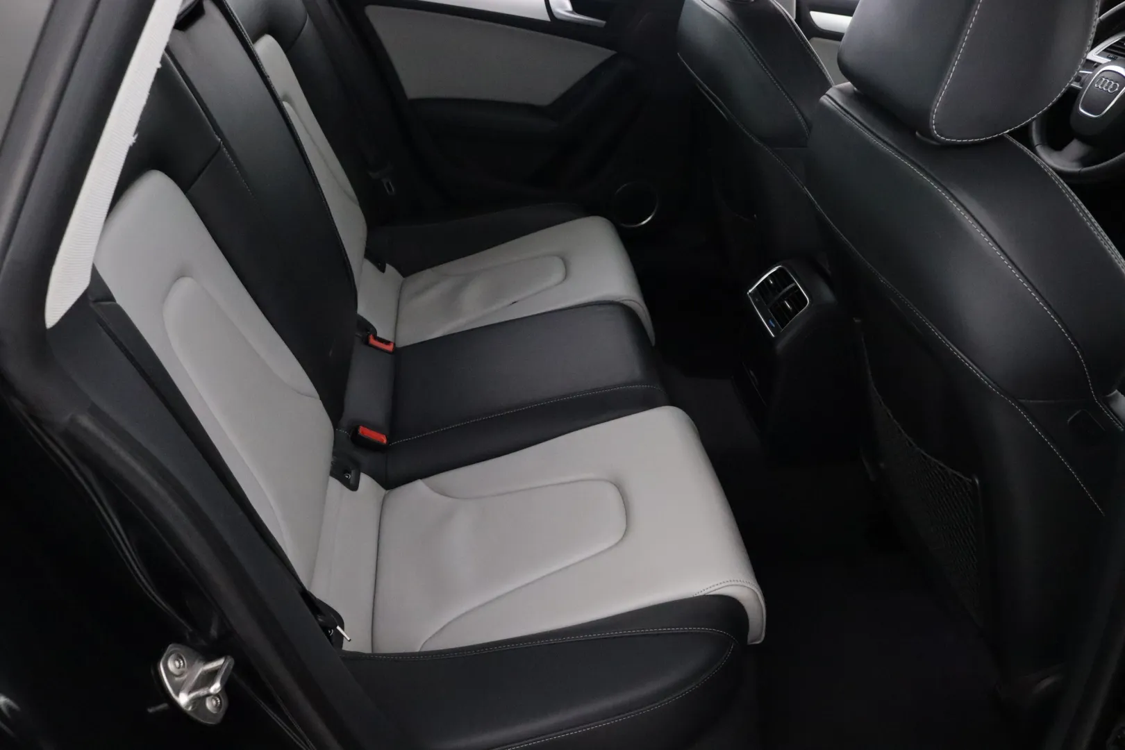 AUDI A5 OOZ-217 carousel image