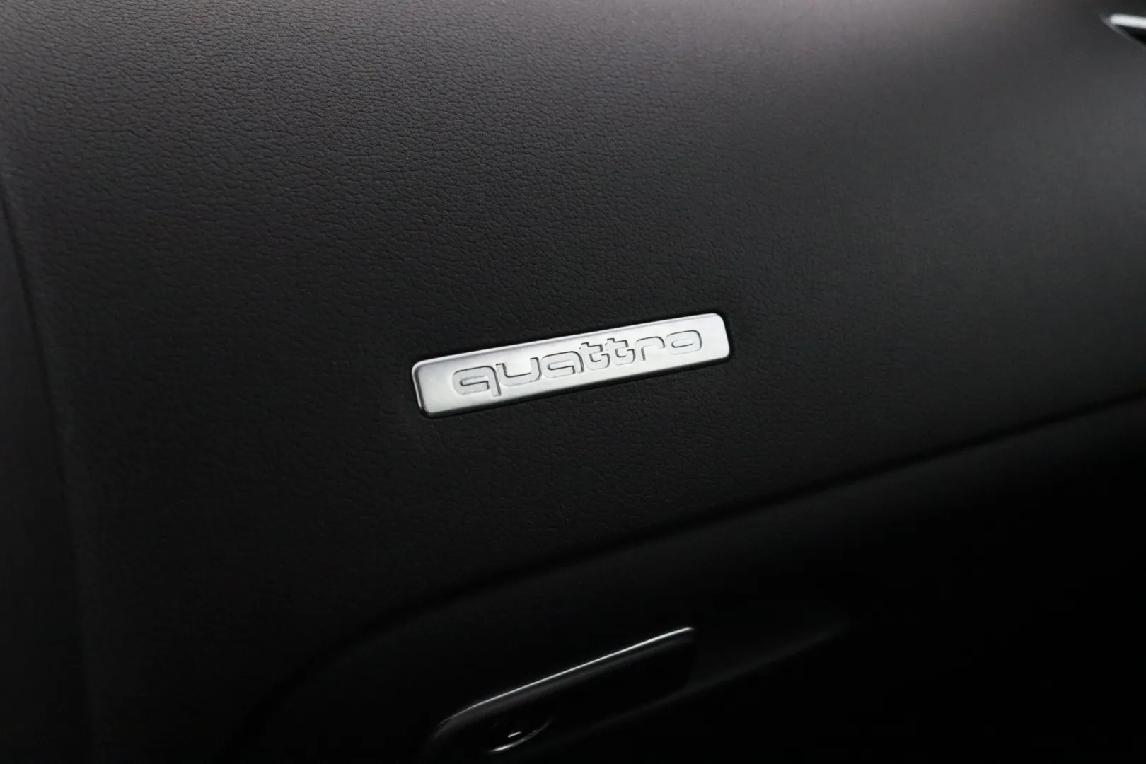 AUDI A5 OOZ-217 carousel image