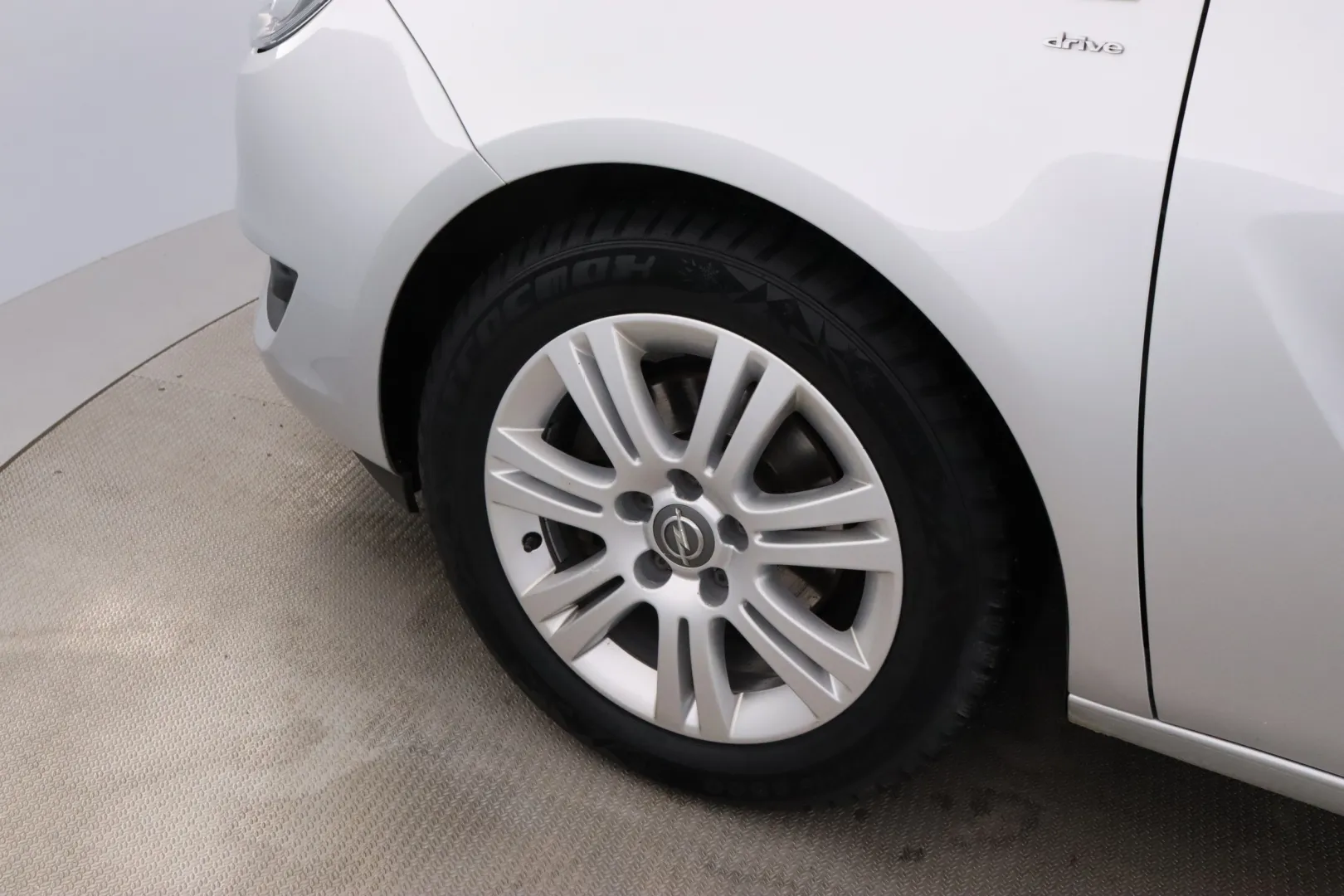 OPEL Meriva ENU-384 carousel image